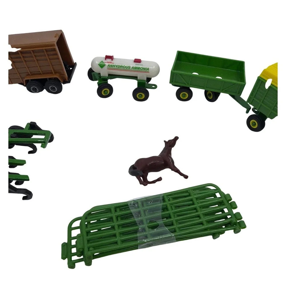 John Deere Ertl Farm Toys Tractor‎ Truck Trailer and more 15 Pieces Parts/Repair